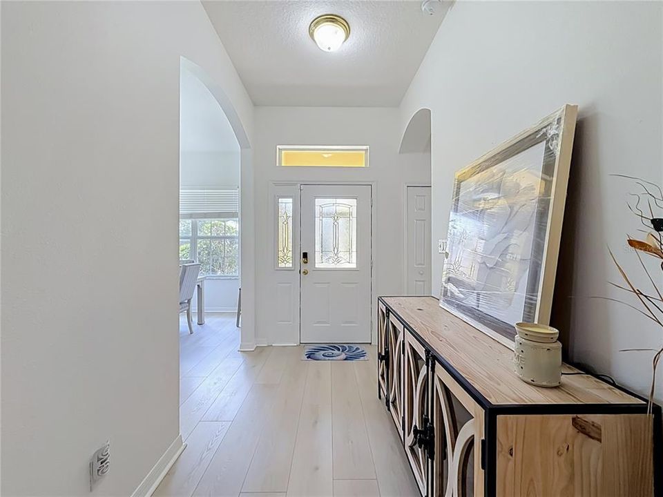На продажу: $309,000 (2 спален, 2 ванн, 1723 Квадратных фут)