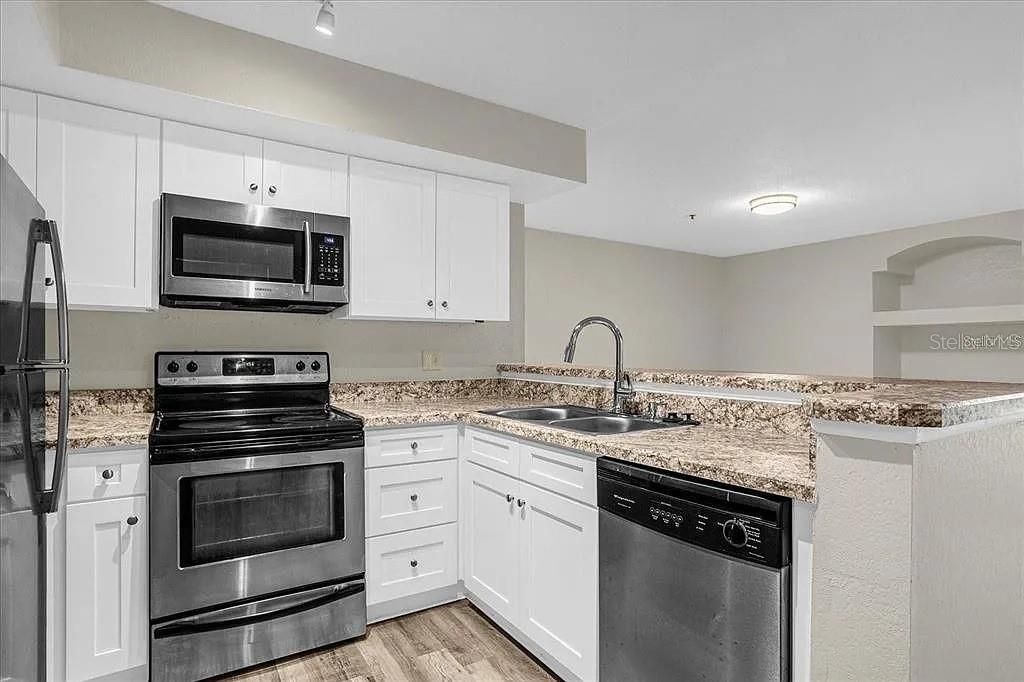 For Rent: $1,799 (2 beds, 2 baths, 1133 Square Feet)