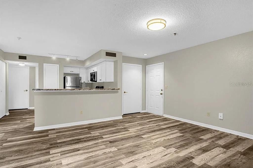 For Rent: $1,799 (2 beds, 2 baths, 1133 Square Feet)