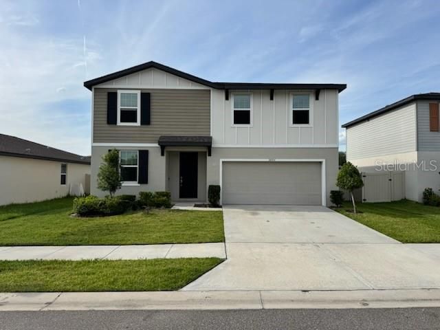 For Rent: $2,500 (4 beds, 2 baths, 2340 Square Feet)