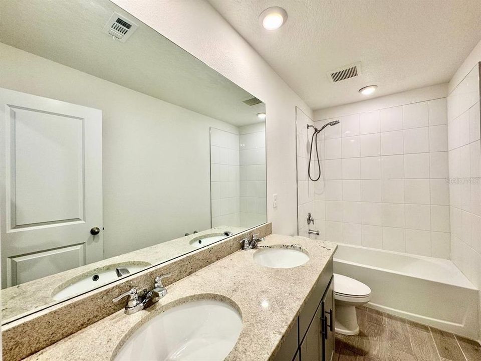 For Rent: $2,500 (4 beds, 2 baths, 2340 Square Feet)