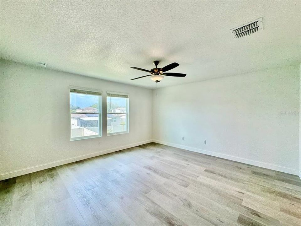 For Rent: $2,500 (4 beds, 2 baths, 2340 Square Feet)