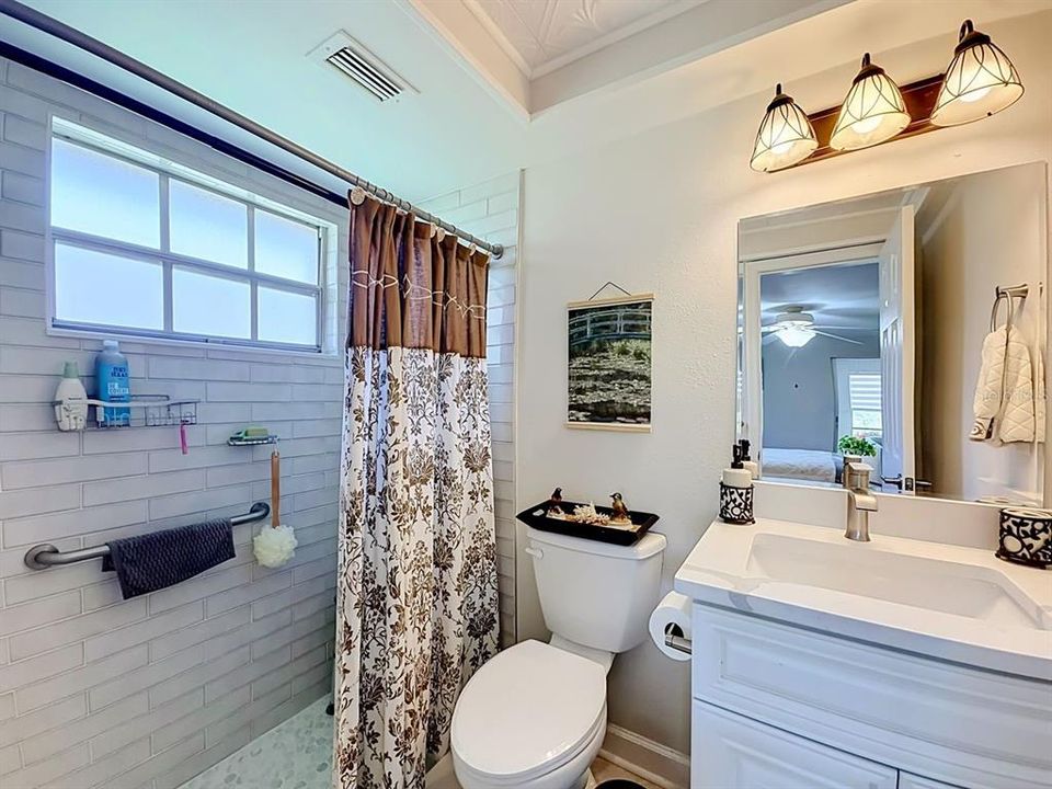 For Sale: $129,000 (2 beds, 2 baths, 1050 Square Feet)