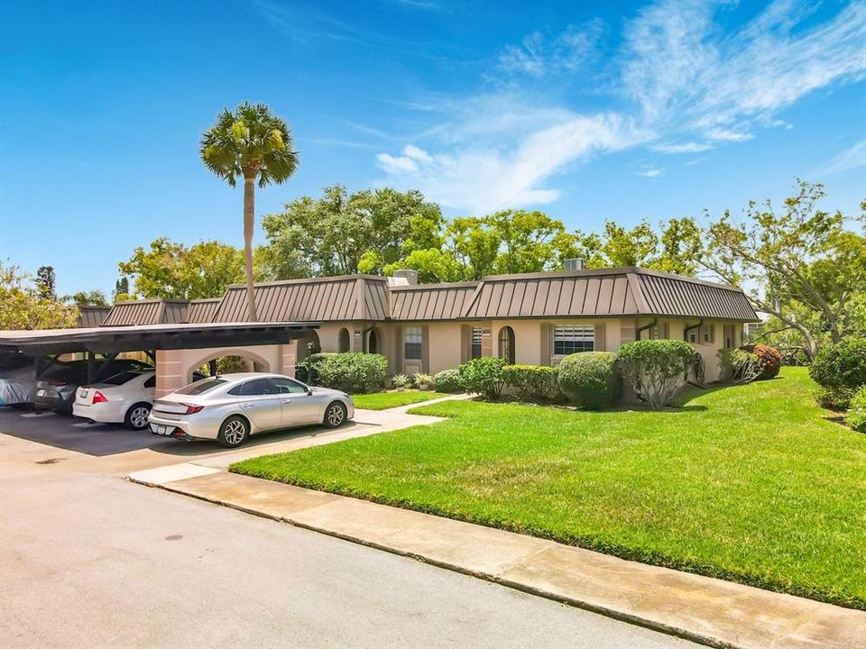 For Sale: $129,000 (2 beds, 2 baths, 1050 Square Feet)