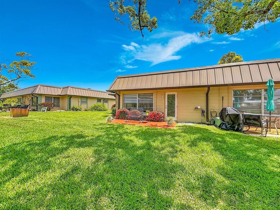 For Sale: $129,000 (2 beds, 2 baths, 1050 Square Feet)