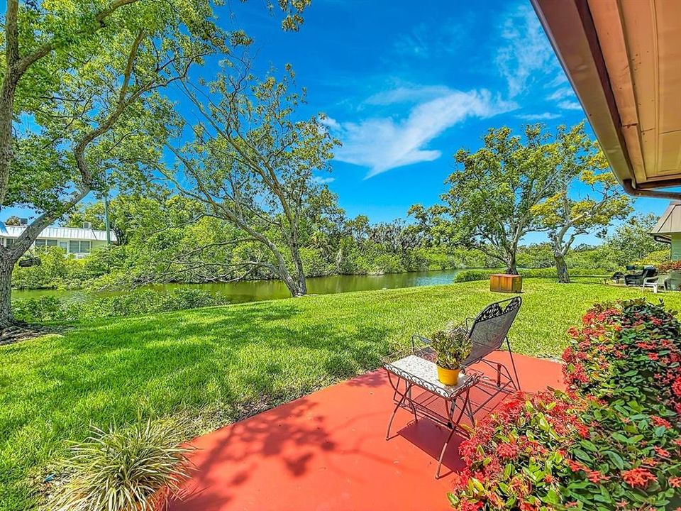 For Sale: $129,000 (2 beds, 2 baths, 1050 Square Feet)