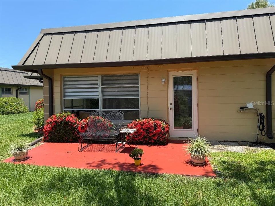 For Sale: $129,000 (2 beds, 2 baths, 1050 Square Feet)