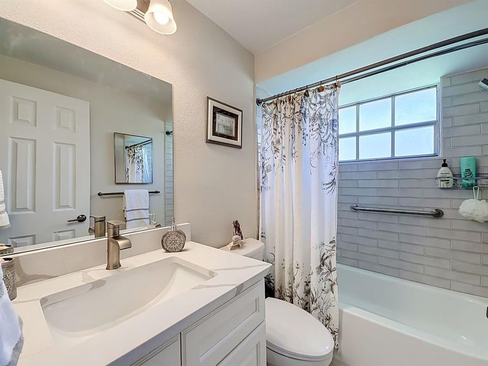 For Sale: $129,000 (2 beds, 2 baths, 1050 Square Feet)