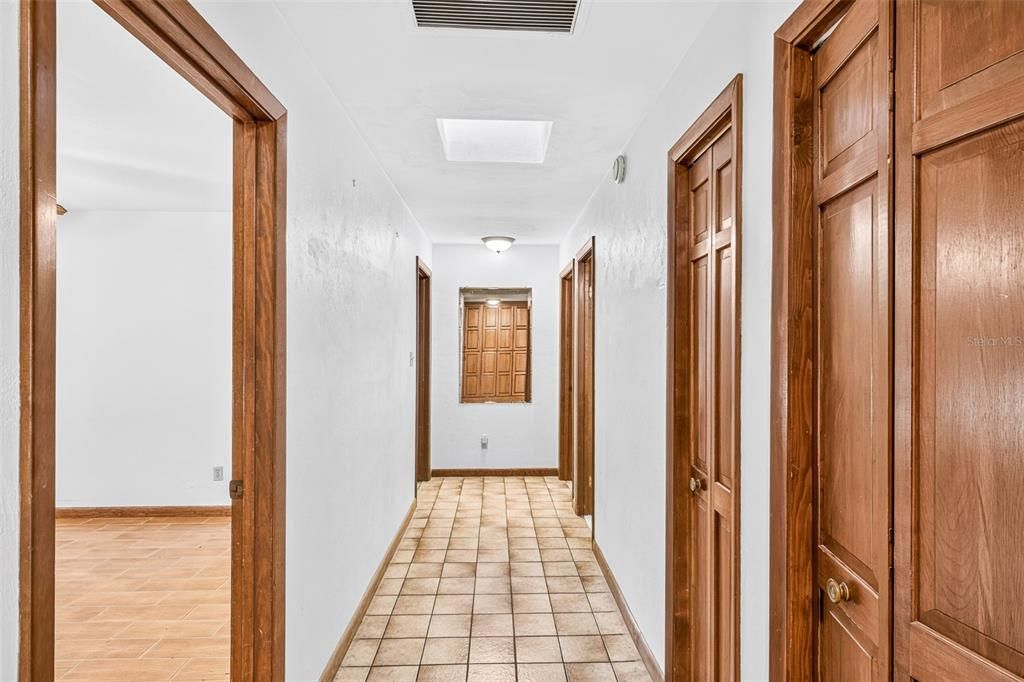 Под контрактом: $450,000 (3 спален, 3 ванн, 3254 Квадратных фут)