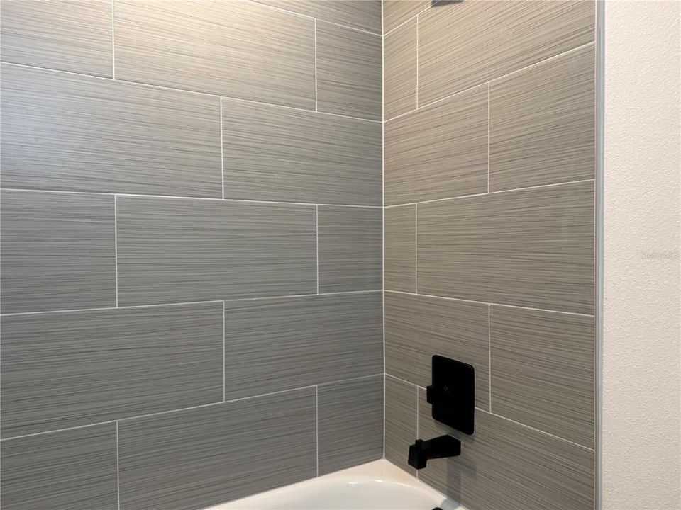 For Rent: $1,600 (3 beds, 2 baths, 1057 Square Feet)