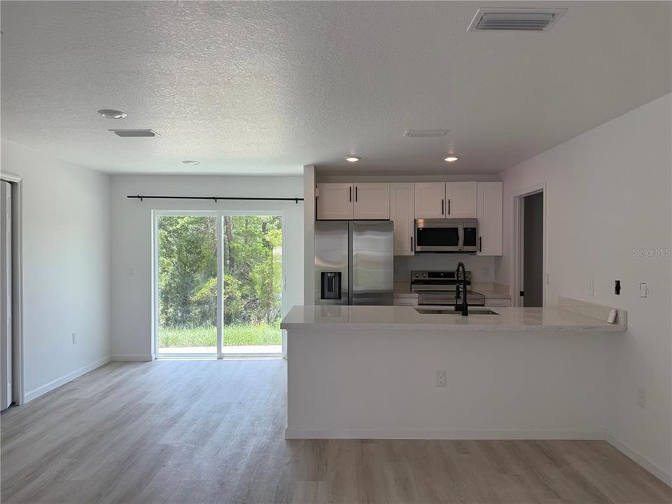 For Rent: $1,600 (3 beds, 2 baths, 1057 Square Feet)