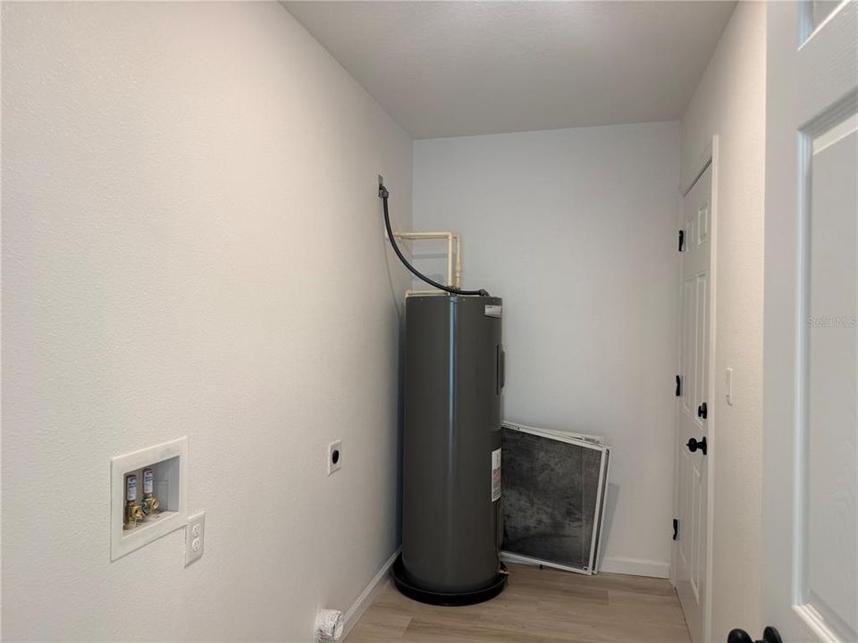 For Rent: $1,600 (3 beds, 2 baths, 1057 Square Feet)