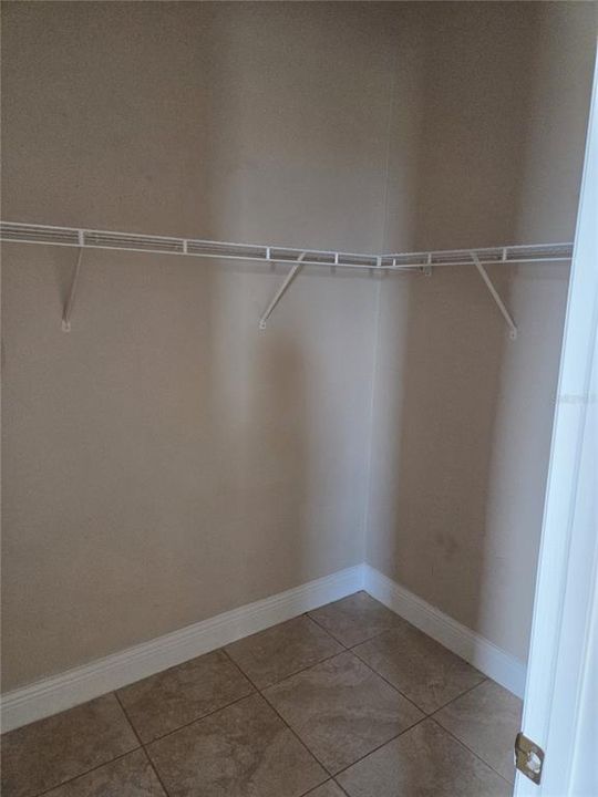 В аренду: $3,050 (5 спален, 4 ванн, 3735 Квадратных фут)