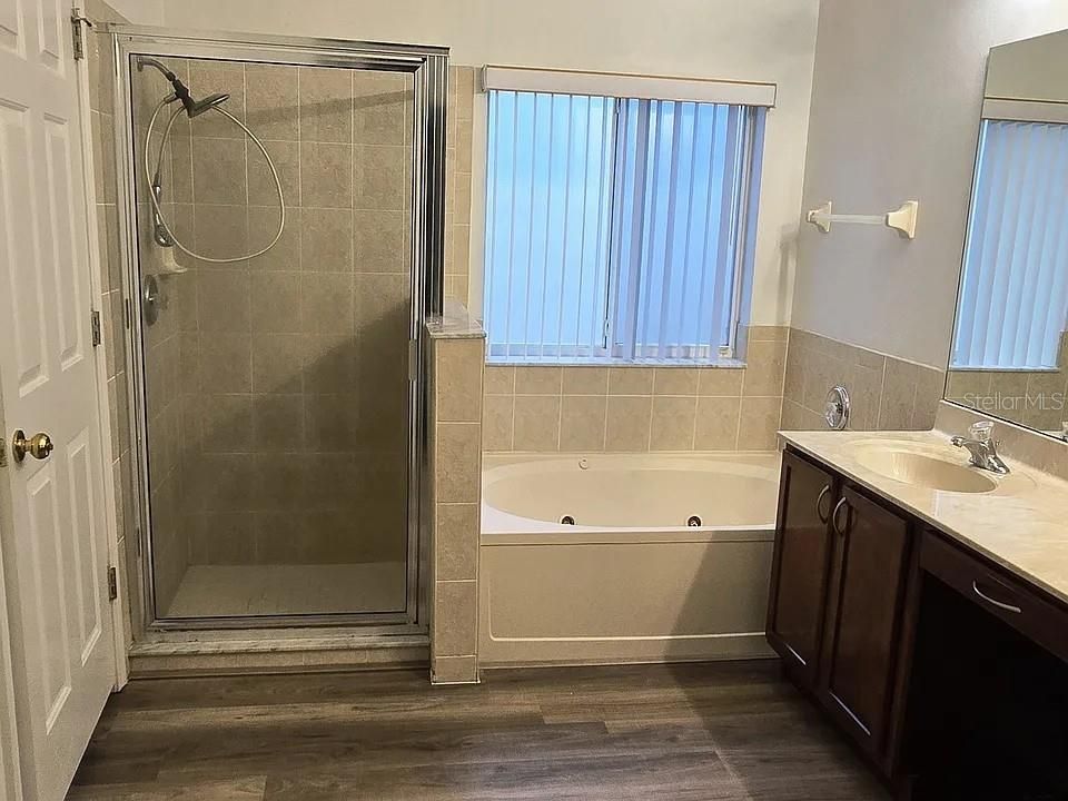 На продажу: $380,000 (4 спален, 2 ванн, 1962 Квадратных фут)