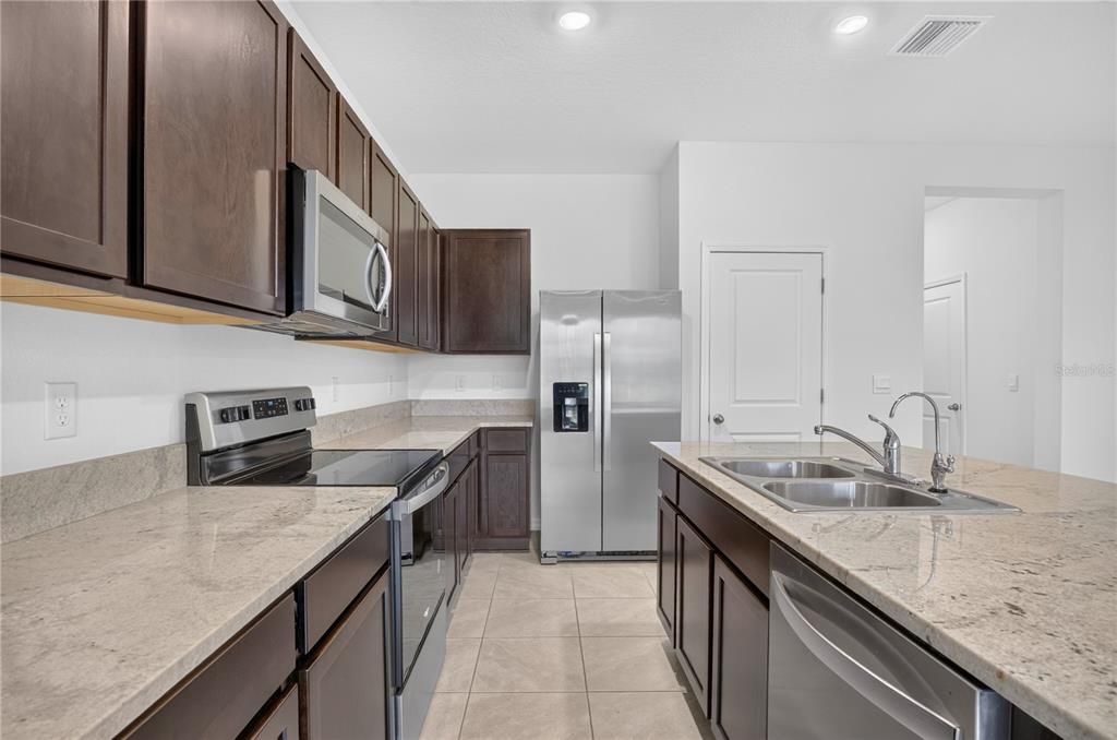 En Venta: $277,500 (3 camas, 2 baños, 1673 Pies cuadrados)