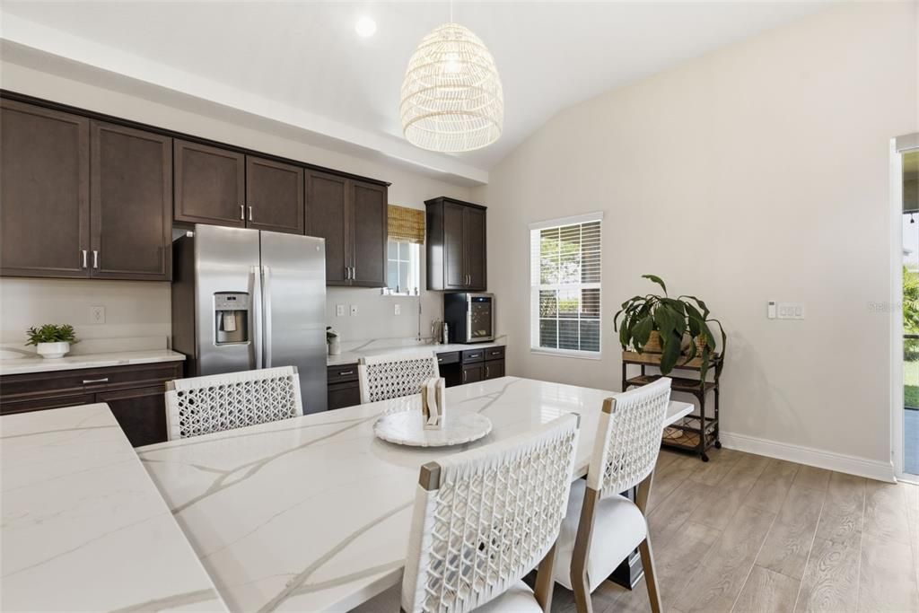 En Venta: $589,500 (4 camas, 3 baños, 2607 Pies cuadrados)