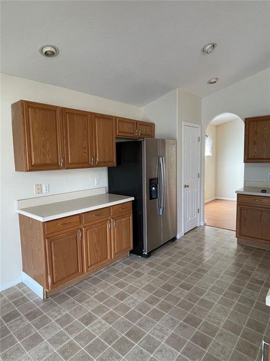 For Rent: $2,100 (4 beds, 3 baths, 2050 Square Feet)