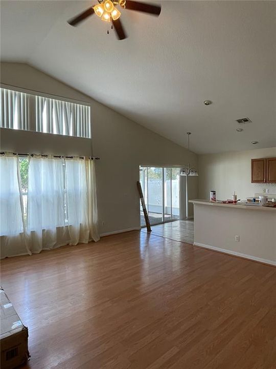 For Rent: $2,100 (4 beds, 3 baths, 2050 Square Feet)
