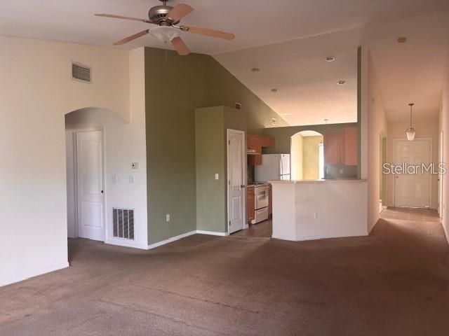 В аренду: $1,600 (4 спален, 2 ванн, 1785 Квадратных фут)
