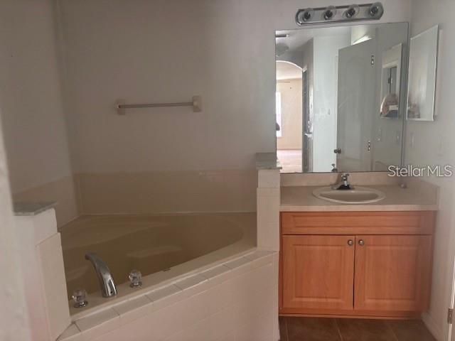 В аренду: $1,600 (4 спален, 2 ванн, 1785 Квадратных фут)