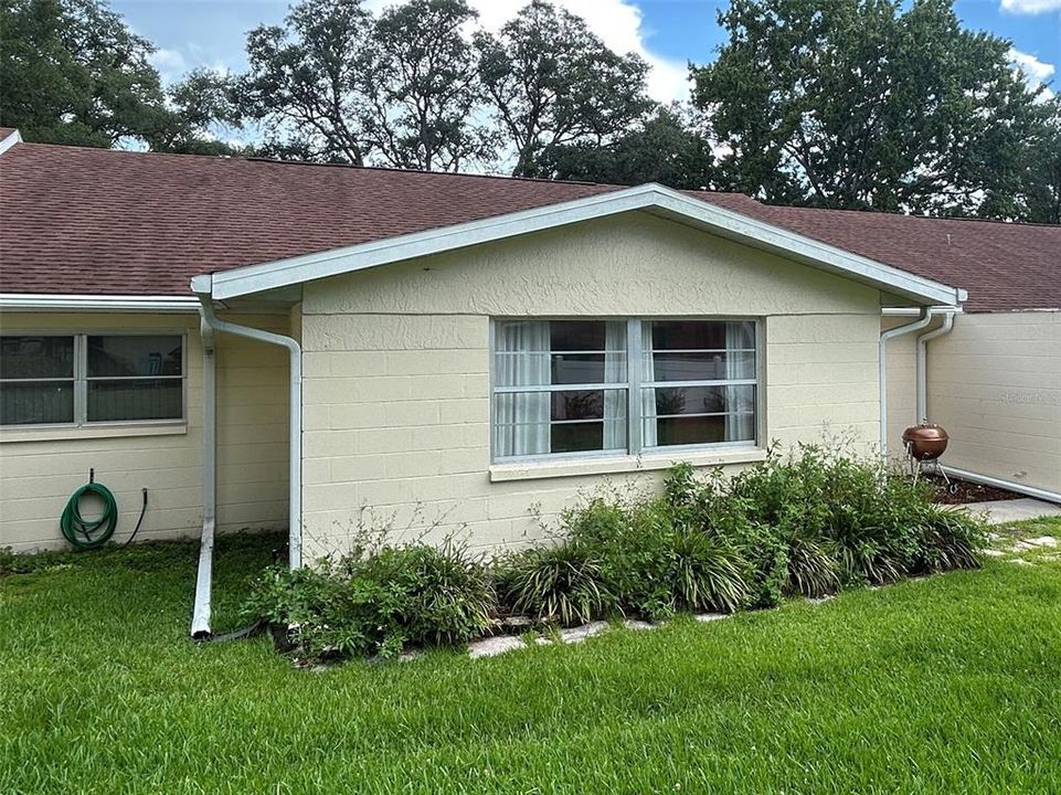For Sale: $159,900 (2 beds, 2 baths, 1484 Square Feet)