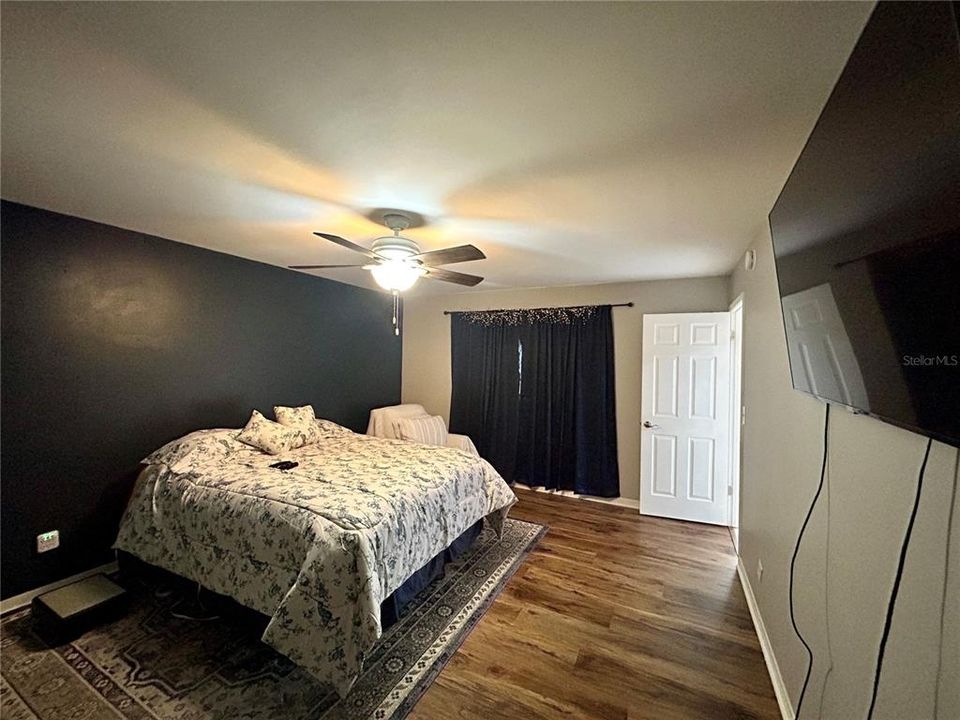For Sale: $159,900 (2 beds, 2 baths, 1484 Square Feet)