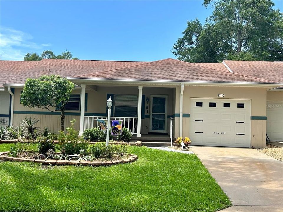 For Sale: $159,900 (2 beds, 2 baths, 1484 Square Feet)