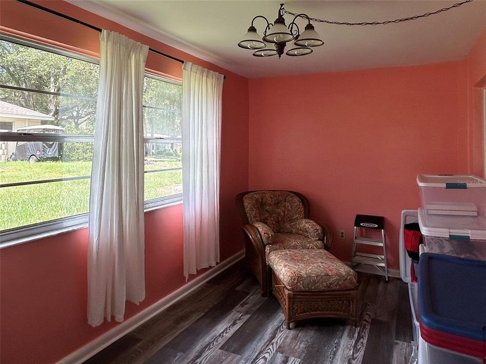 For Sale: $159,900 (2 beds, 2 baths, 1484 Square Feet)