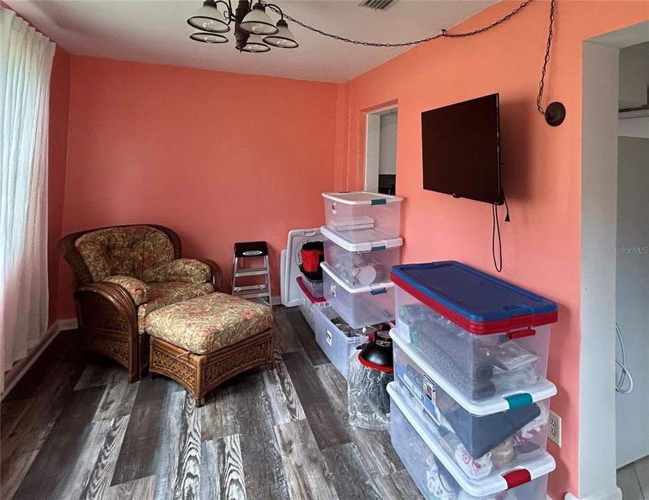 For Sale: $159,900 (2 beds, 2 baths, 1484 Square Feet)