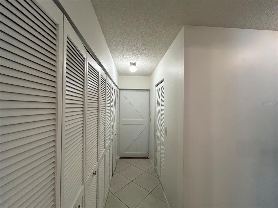 For Sale: $159,900 (2 beds, 2 baths, 1484 Square Feet)
