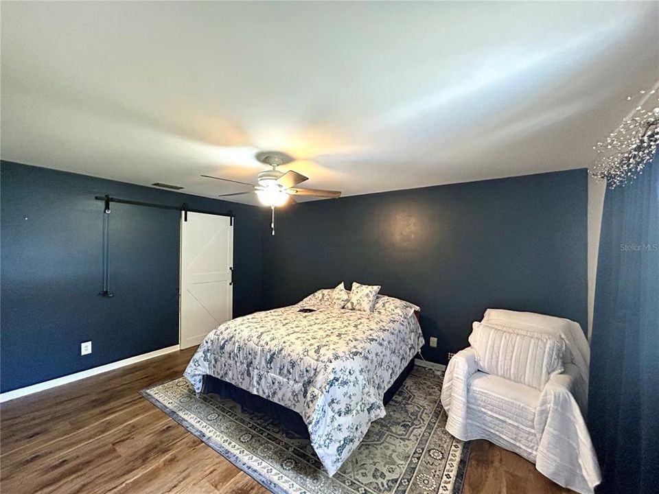 For Sale: $159,900 (2 beds, 2 baths, 1484 Square Feet)
