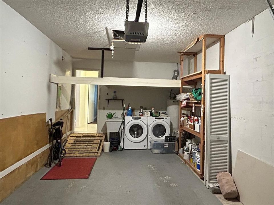 For Sale: $159,900 (2 beds, 2 baths, 1484 Square Feet)