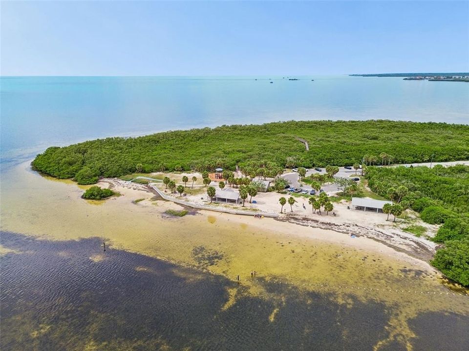 На продажу: $169,900 (2 спален, 2 ванн, 1020 Квадратных фут)