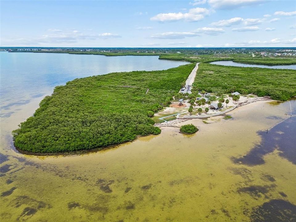 На продажу: $169,900 (2 спален, 2 ванн, 1020 Квадратных фут)