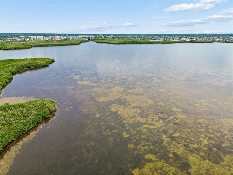 На продажу: $169,900 (2 спален, 2 ванн, 1020 Квадратных фут)