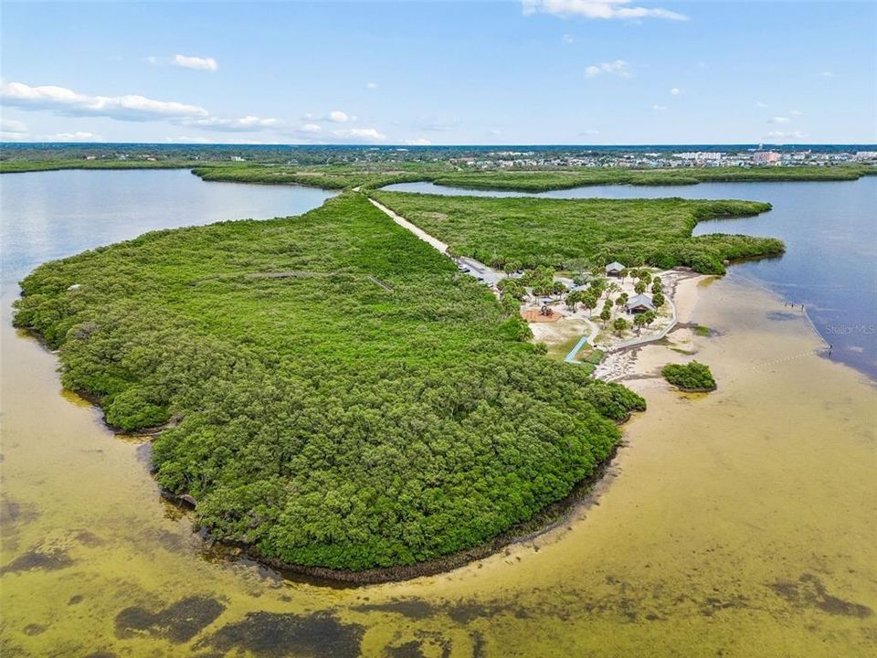 На продажу: $169,900 (2 спален, 2 ванн, 1020 Квадратных фут)