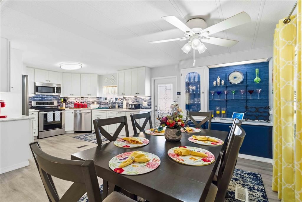 For Sale: $310,000 (2 beds, 2 baths, 1178 Square Feet)