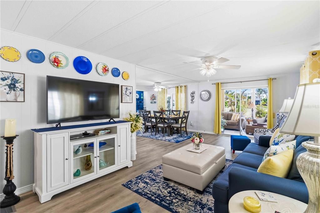 For Sale: $310,000 (2 beds, 2 baths, 1178 Square Feet)
