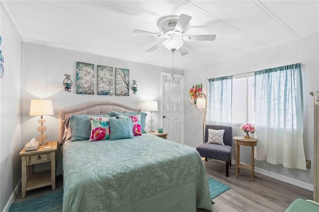 For Sale: $310,000 (2 beds, 2 baths, 1178 Square Feet)