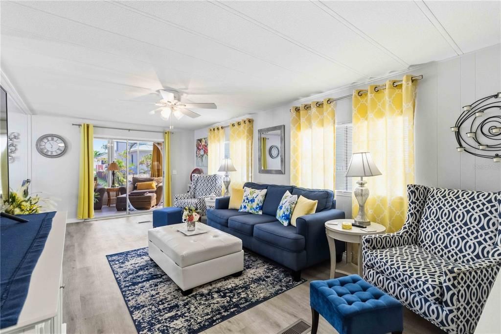 For Sale: $310,000 (2 beds, 2 baths, 1178 Square Feet)