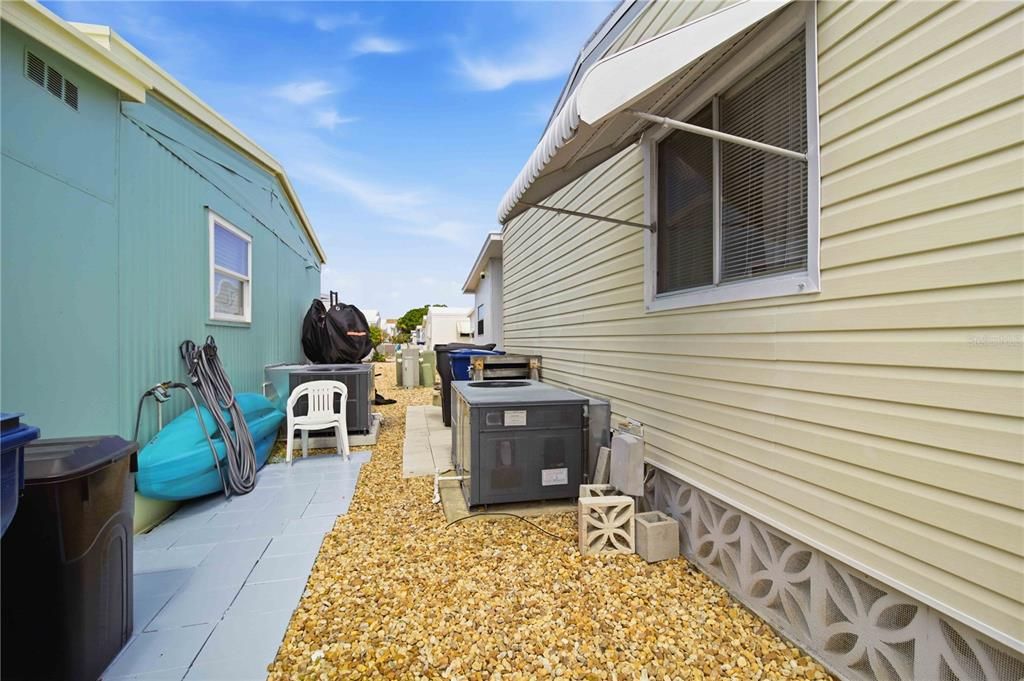 For Sale: $310,000 (2 beds, 2 baths, 1178 Square Feet)