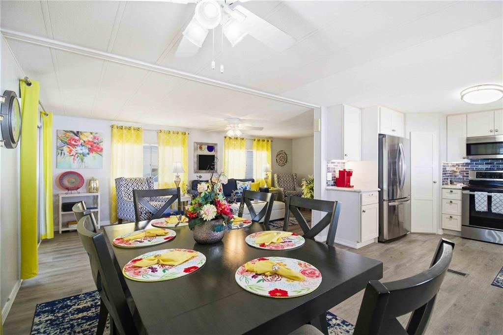 For Sale: $310,000 (2 beds, 2 baths, 1178 Square Feet)