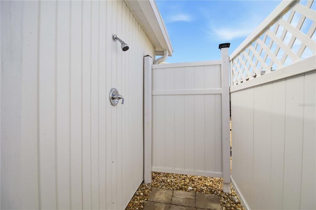 For Sale: $310,000 (2 beds, 2 baths, 1178 Square Feet)