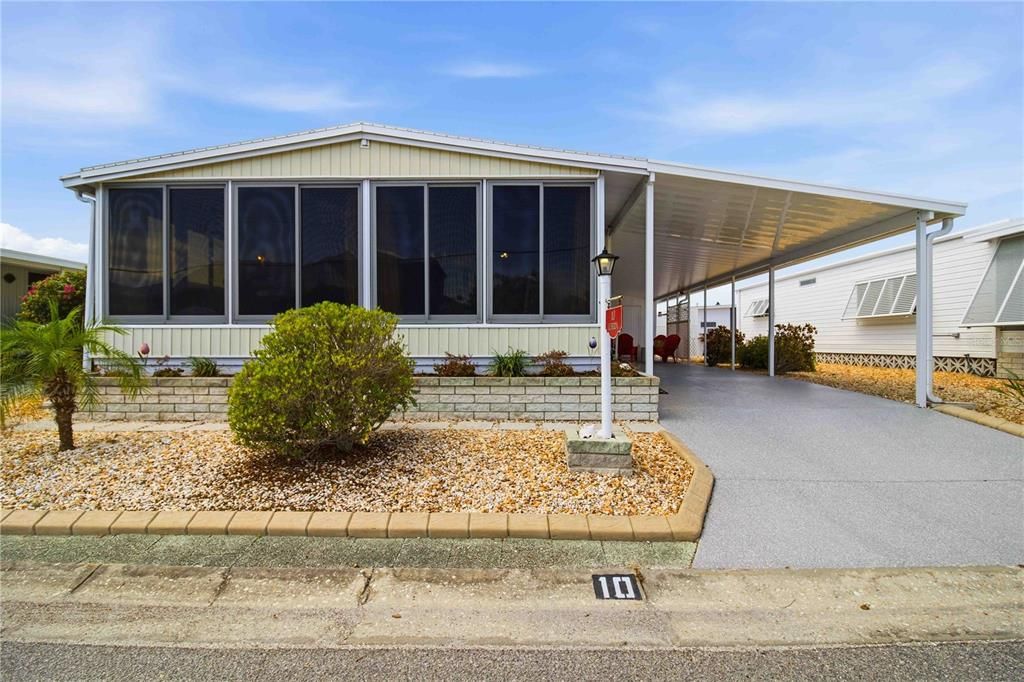 For Sale: $310,000 (2 beds, 2 baths, 1178 Square Feet)