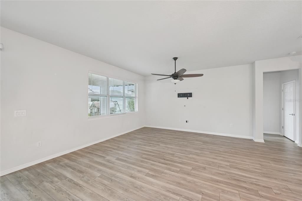 For Sale: $439,900 (4 beds, 2 baths, 2847 Square Feet)