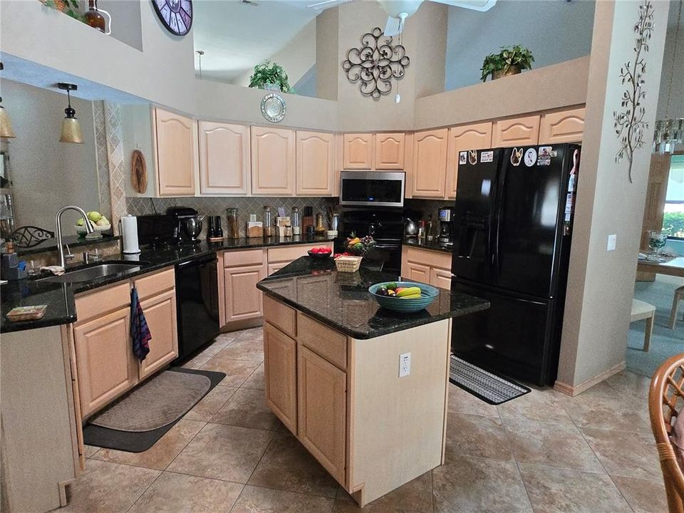 На продажу: $499,999 (3 спален, 2 ванн, 2488 Квадратных фут)