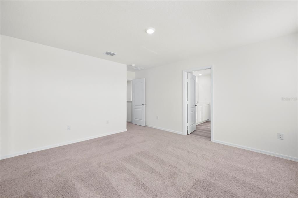 En Venta: $334,900 (4 camas, 2 baños, 1811 Pies cuadrados)