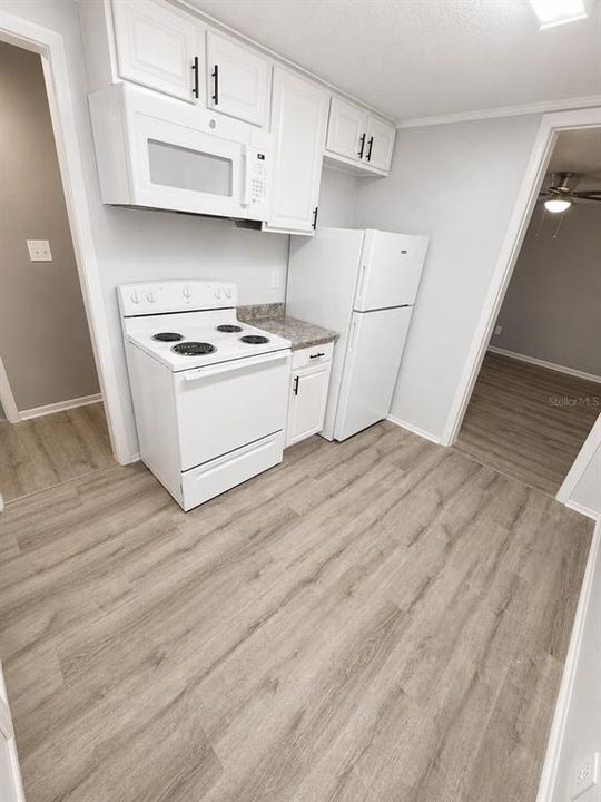 For Rent: $1,199 (2 beds, 1 baths, 864 Square Feet)