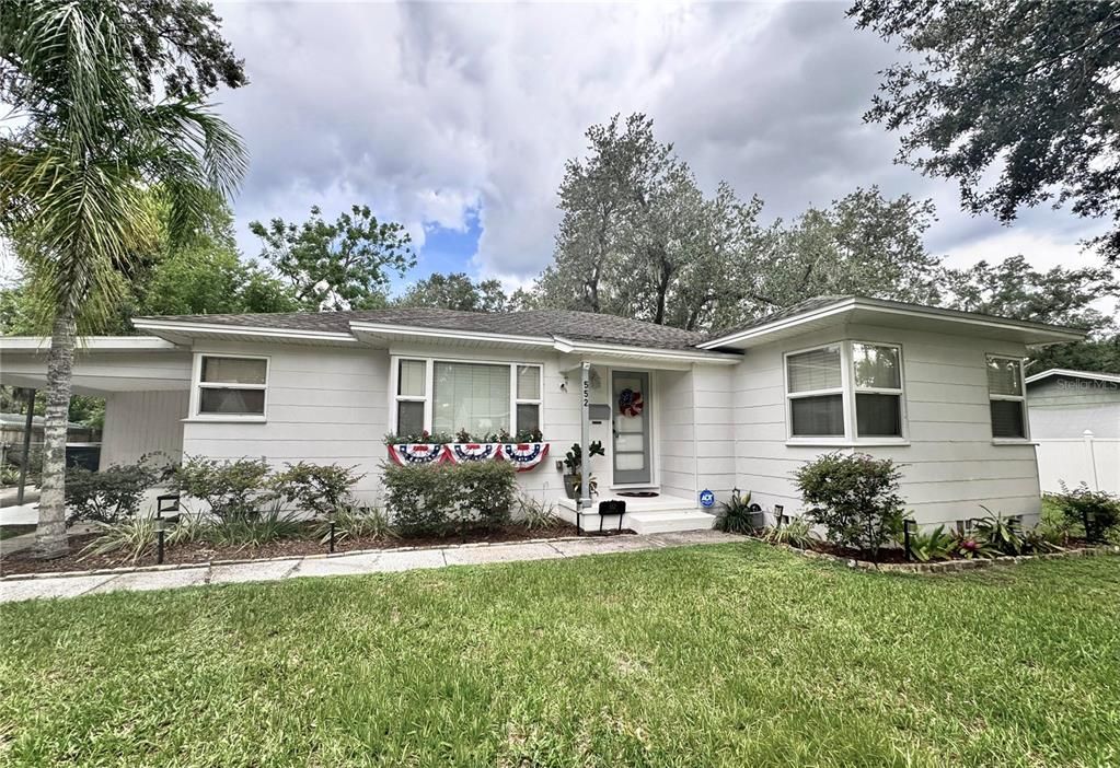 For Sale: $339,000 (3 beds, 2 baths, 1295 Square Feet)