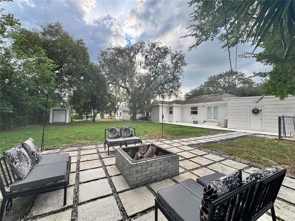 Activo con contrato: $339,000 (3 camas, 2 baños, 1295 Pies cuadrados)